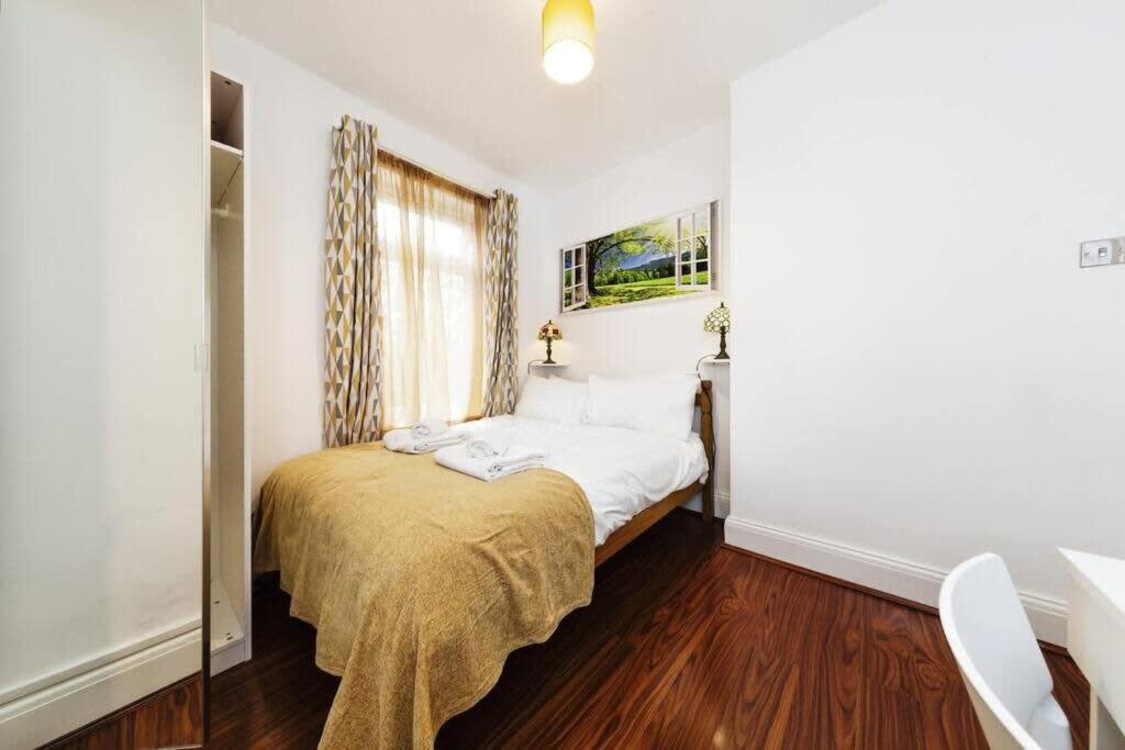 Your Chic 3Br Home Comfort And Style In Londra Exterior foto